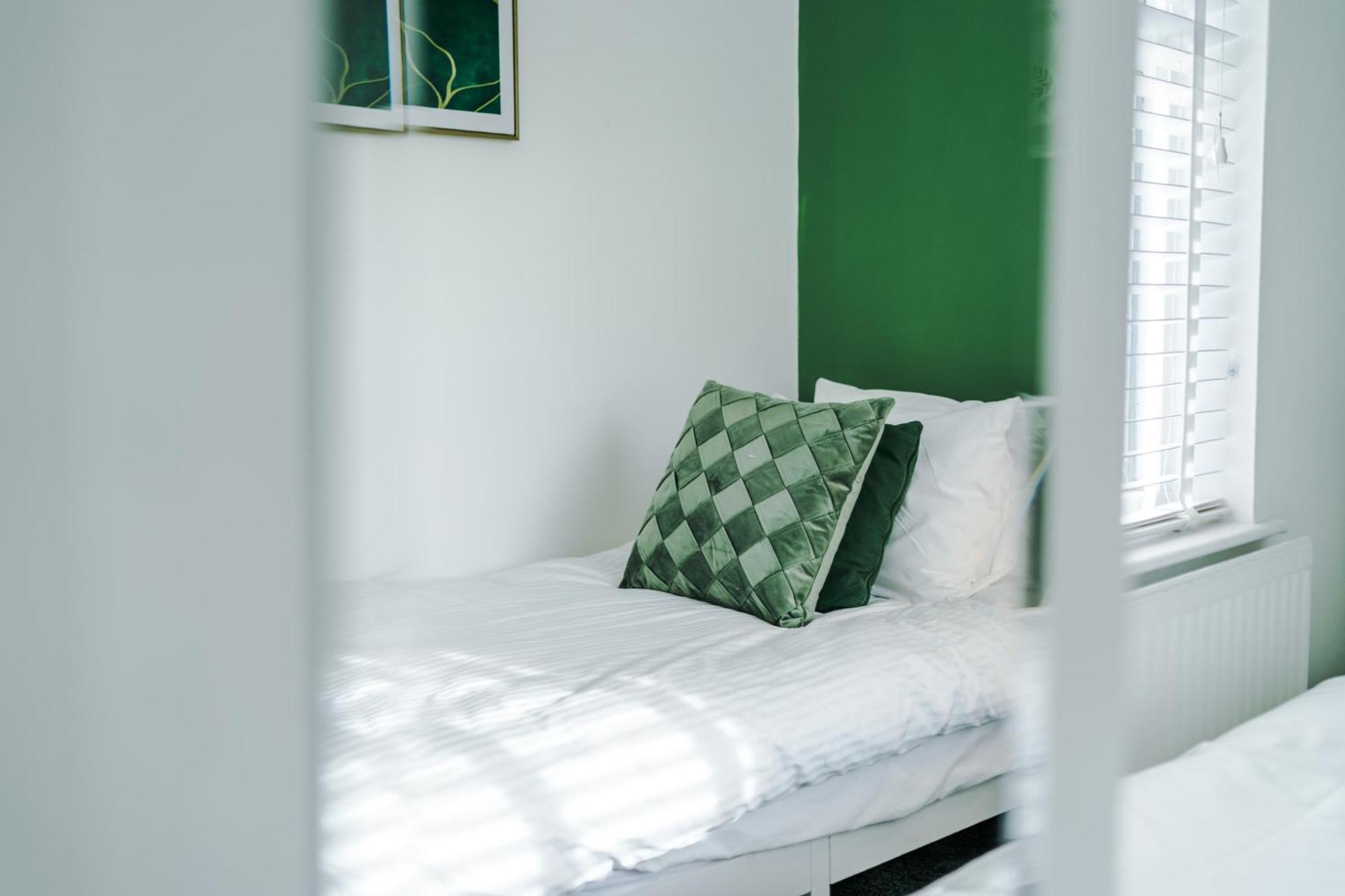 Large 7 Bedroom Town House In Chester City Centre מראה חיצוני תמונה